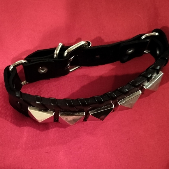 Punk pyramid studded bracelet - Picture 2 of 4